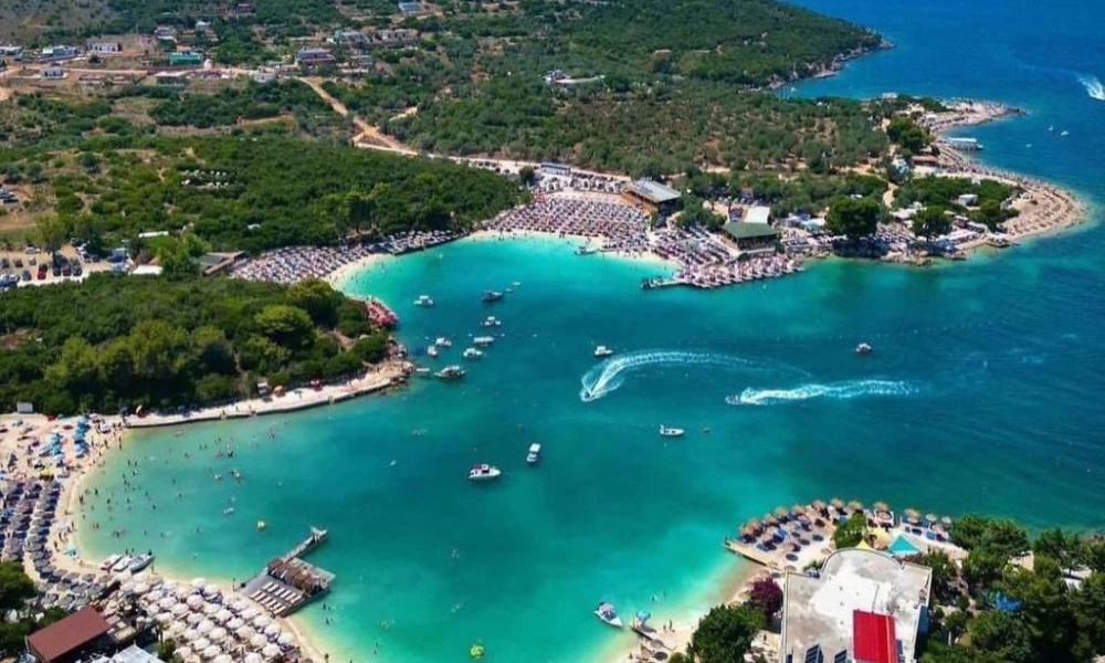 Τουρισμός: Οι Έλληνες αφήνουν τα νησιά και πάνε διακοπές στην... Αλβανία: Υπερπολυτελή ξενοδοχεία σε προσιτές τιμές